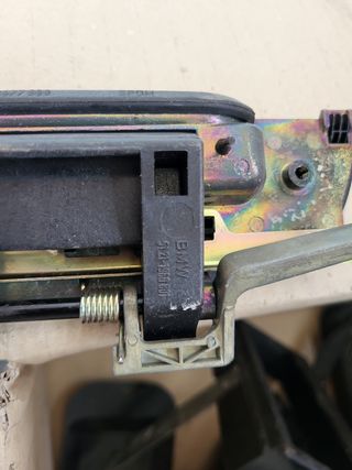 Maniglia BMW E36 - Post. Sinistra. NUOVA ORIGINALE