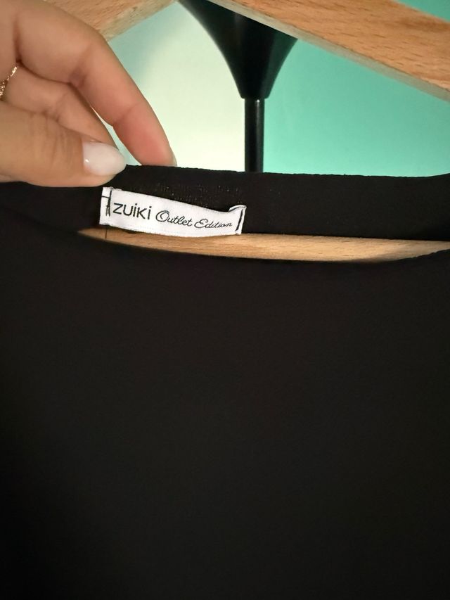 Blusa nera maniche a balze