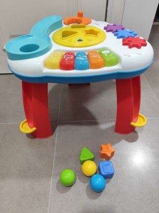 Mesa actividades bebé