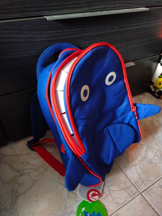 Mochila tiburón niño