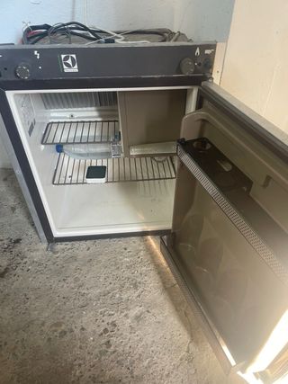 Nevera trivalente Electrolux