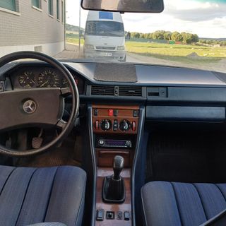 Mercedes-Benz Clase E 1985
