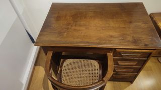 Scrivania antica + sedia in vimini