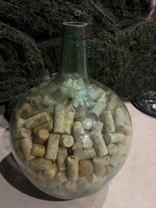 2 Botellas cristal tapones vino