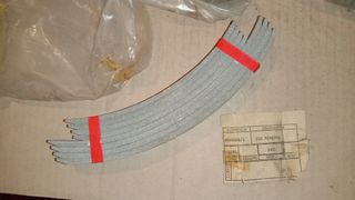 VEHICULOS CLASICOS, PIEZAS VARIAS (8)