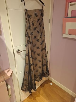 Vestido fiesta beige y negro