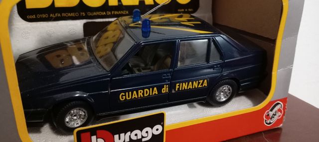 Alfa Romeo 75 Guardia di Finanza 1:24 Burago