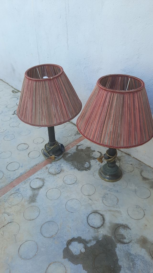 2 lámparas de mesa clásicas