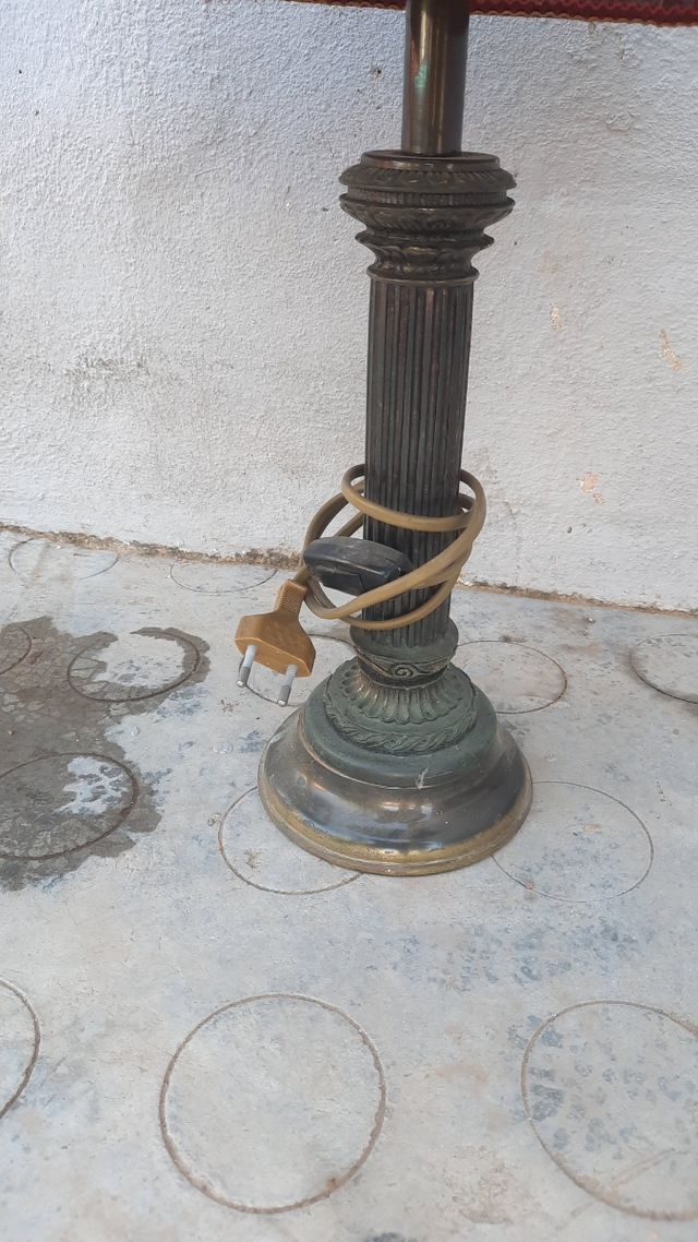 2 lámparas de mesa clásicas