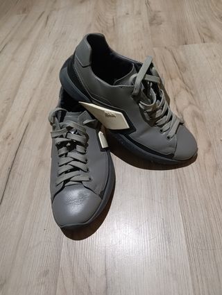 Zapatillas Prada grises