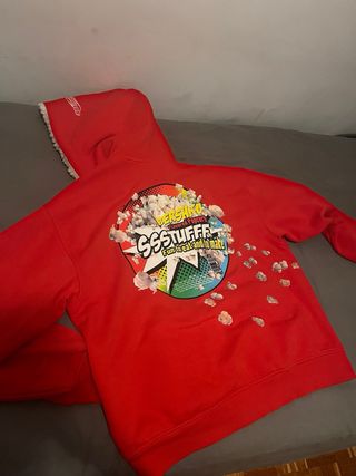 Sudadera Bershka x Stuff roja 
edición palomitas 