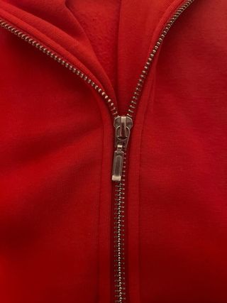 Sudadera Bershka x Stuff roja 
edición palomitas 