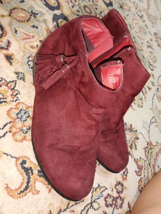 Botines ante burdeos
