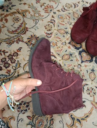 Botines ante burdeos