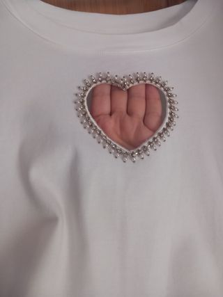 Camiseta blanca corazón brillante