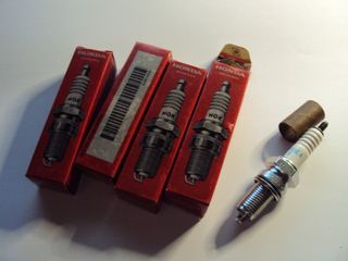 4 Bujías NGK DPR8EA-9 Honda/Ducati...