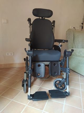Silla ruedas reclinable muy confortable 