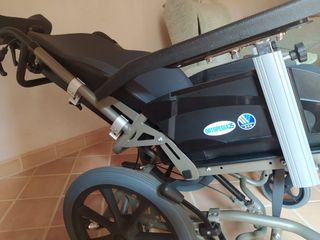 Silla ruedas reclinable muy confortable 