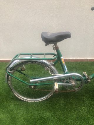 Bicicleta BH clásica verde