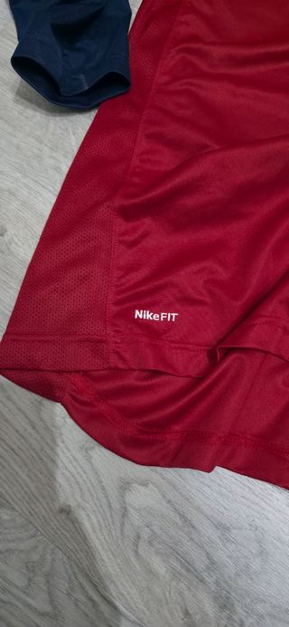 Camiseta Nike Fit - Roja y Azul