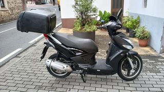 Scooter KYMCO negro