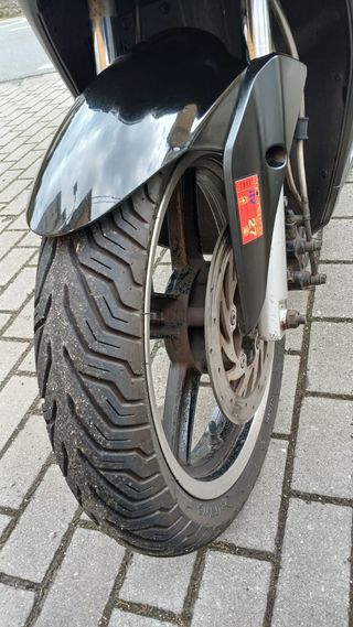 Scooter KYMCO negro