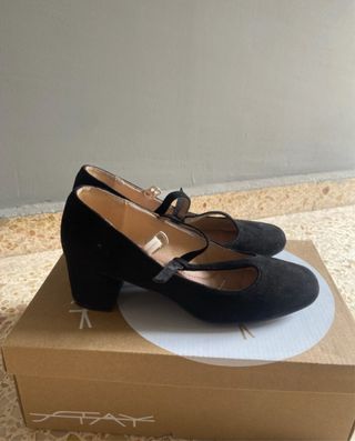 Zapatos negros tacón bajo