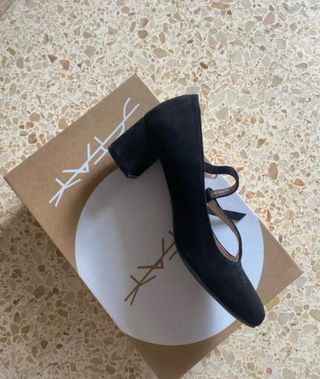 Zapatos negros tacón bajo
