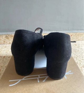 Zapatos negros tacón bajo