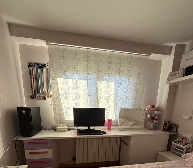 Escritorio blanco y rosa - Mesa estudio