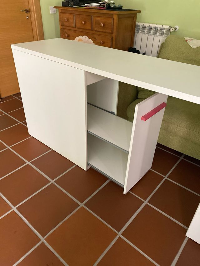 Escritorio blanco y rosa - Mesa estudio