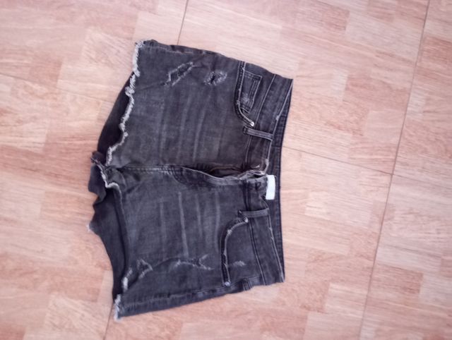 Shorts vaqueros negros rotos