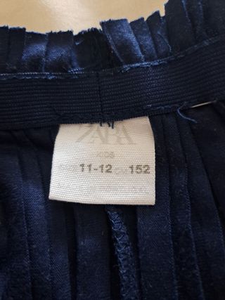 Pantalón plisado niña azul marino