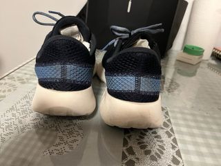 Zapatillas deportivas usadas