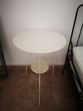 Sin envío: mesa auxiliar Ikea blanca 50cm