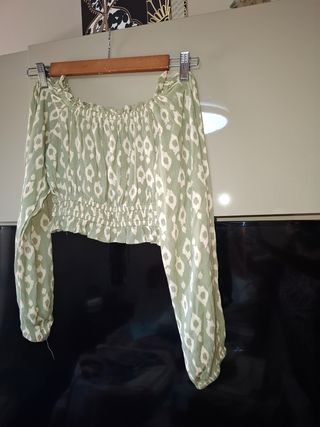 Top corto verde estampado