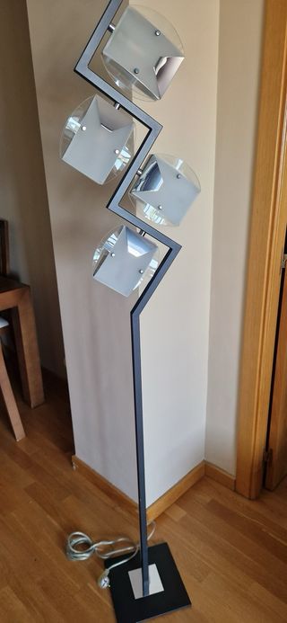 Lámpara pie diseño 4 luces