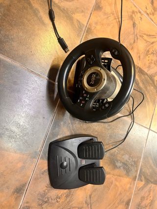Volante y pedales GTR