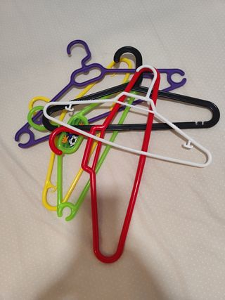 Perchas variadas
