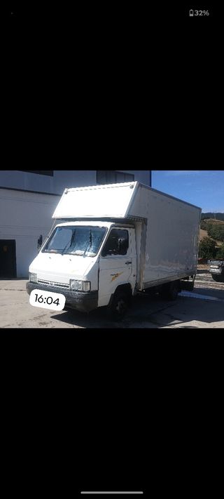 Nissan Trade 1998