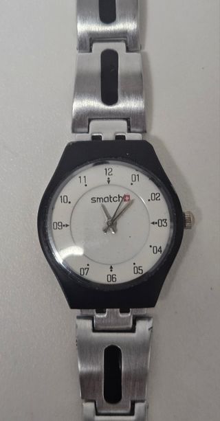 Reloj Swatch Mujer - Plata y Negro