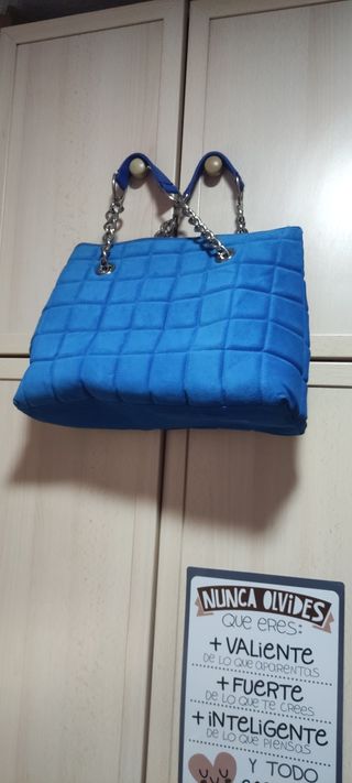 Bolso azul acolchado