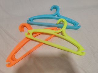 Perchas cantidad Amarillas : 4
Naranjas:5
Azules:4