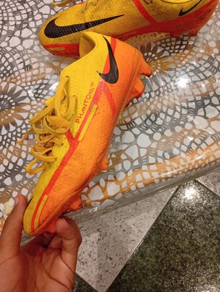 Botas Nike Phantom GT- Fútbol talla 
37,5