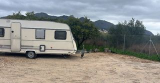 Caravana blanca camping