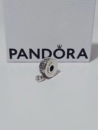 Charm Pandora plata