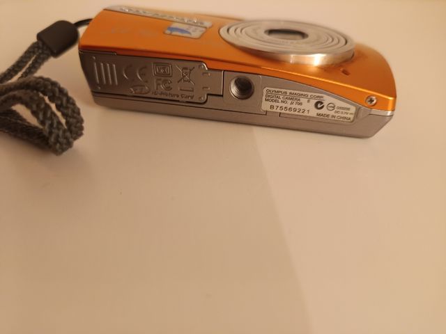 Olympus µ700 - Fotocamera digitale da 7,1 MP