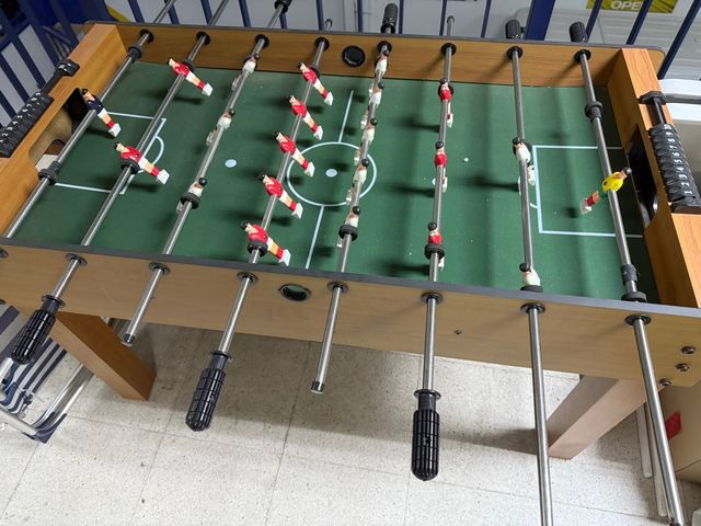 Futbolín de madera