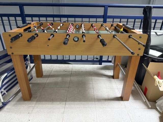 Futbolín de madera