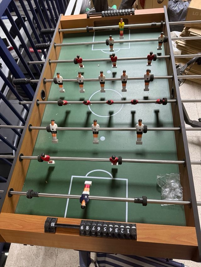 Futbolín de madera